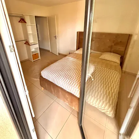 Cosy T2 Neuf Avec Balcon Tram L5 Au Pied De La Centre & Plages 아파트