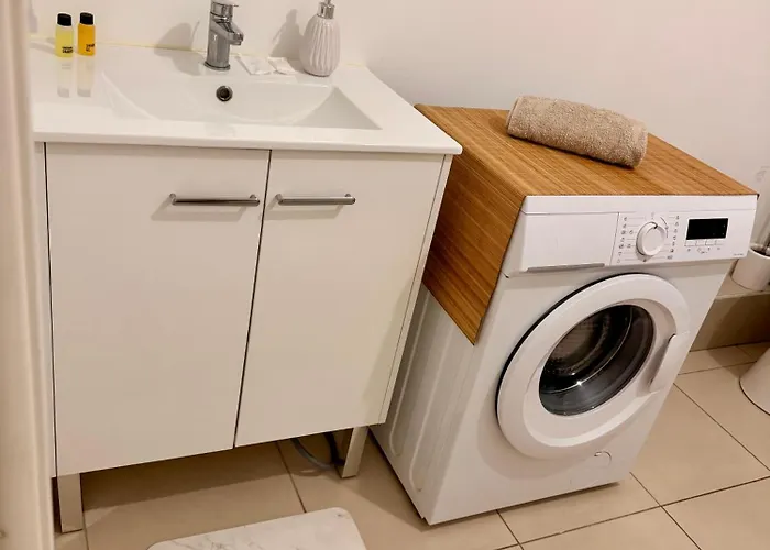 Cosy T2 Neuf Avec Balcon Tram L5 Au Pied De La Centre & Plages * Montpellier